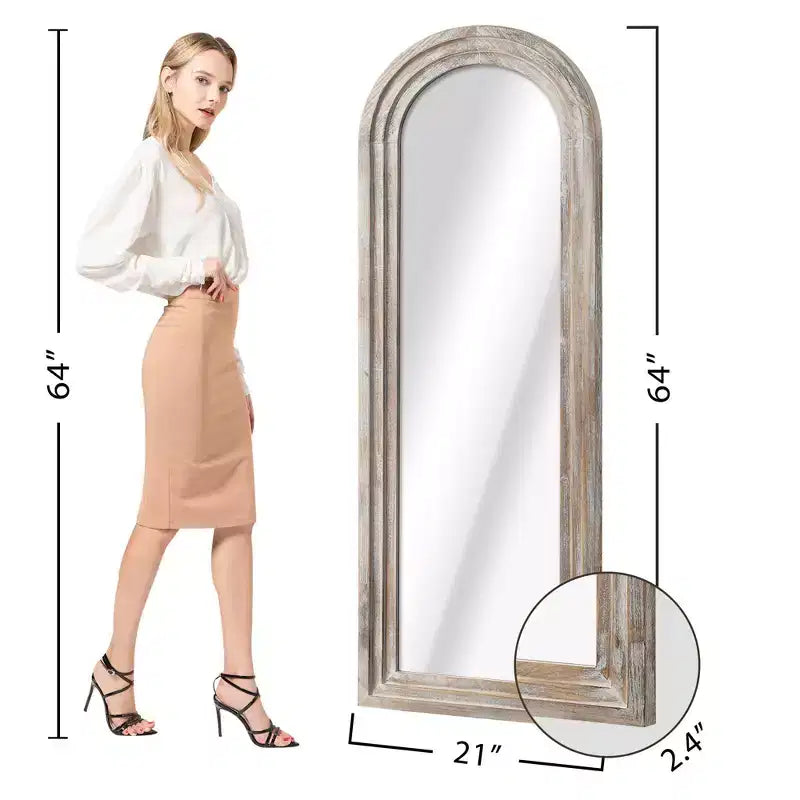 Miroir mural classique à cadre en bois massif arqué de 21 po l. x 64 po H, blanc vieilli
