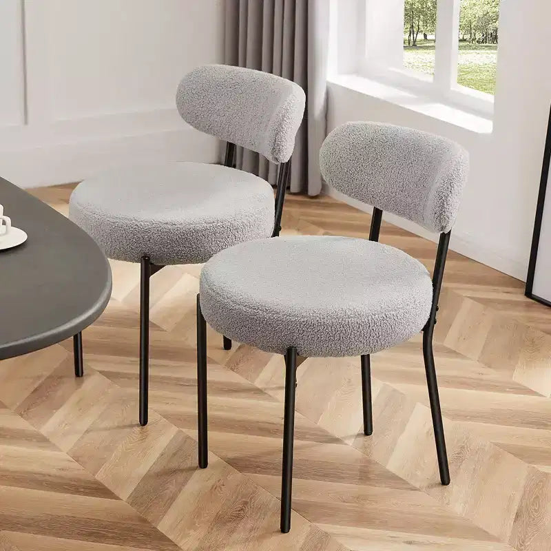 Chaise de salle à manger ronde capitonnée en fausse fourrure avec cadre en acier