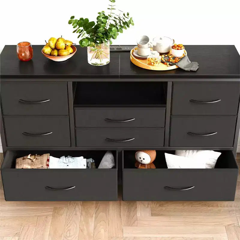 Meuble TV de 47,4 po avec prise de courant pour téléviseur de 55 po, commode de rangement à 8 tiroirs pour chambre à coucher, table console avec plateau en bois et 22 modes d'éclairage