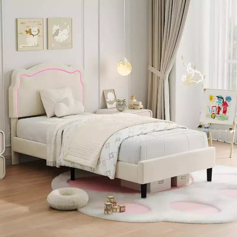 Cadre de lit double en velours en forme d'ours avec éclairage RVB, tête de lit réglable, pas de sommier tapissier, plateforme pour enfants