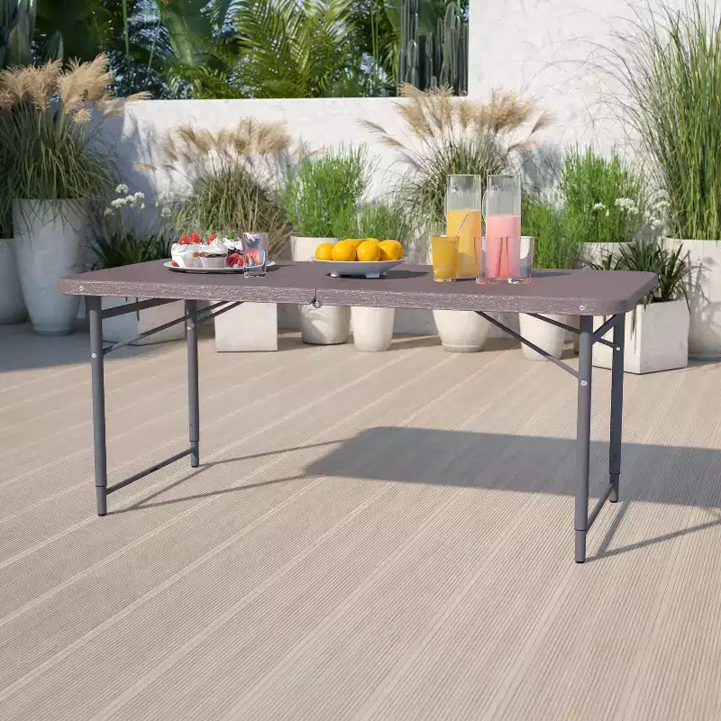 Table pliante en plastique gris foncé, réglable en hauteur (1,2 m), avec poignée