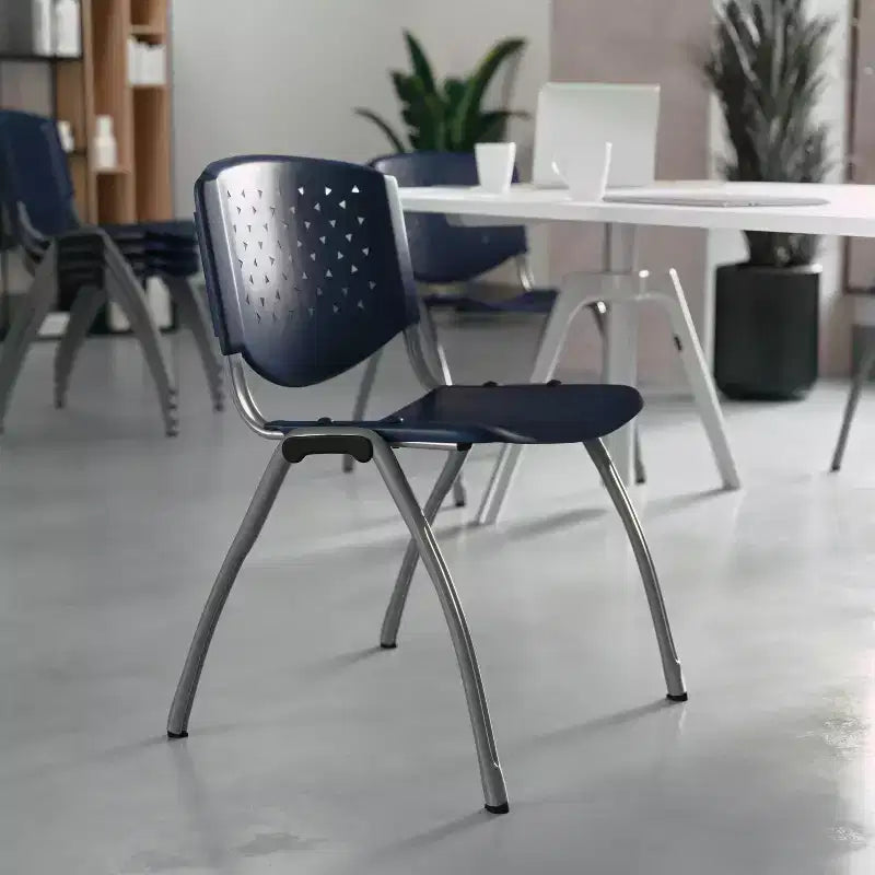 Chaise empilable en plastique pour la maison et le bureau avec dossier perforé – Chaise d'appoint